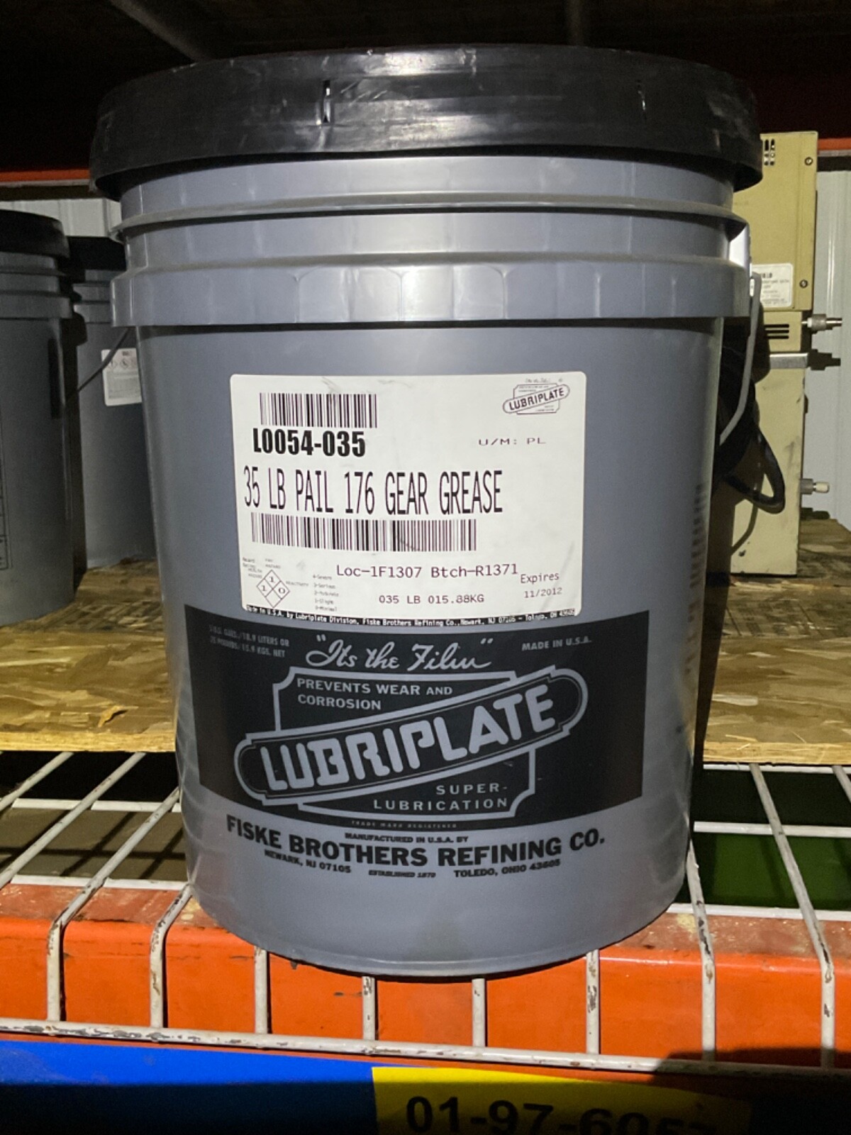 NEW 35 lb. Pail of Lubriplate L0054-035 176 GEAR GREASE