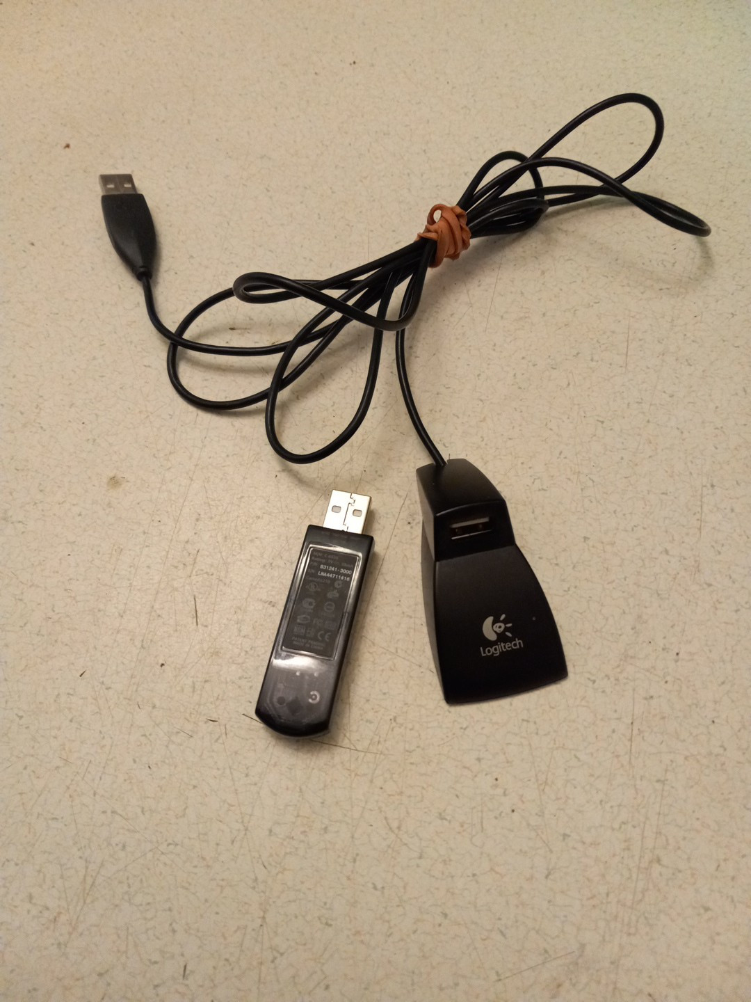 LOGITECH C-BS35 USB WIRELESS RECEIVER DONGLE 831241-3000 With USB Stand