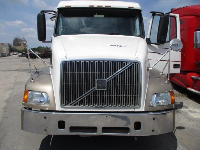 For 2001 VOLVO VNL HOOD N/A ,  FL