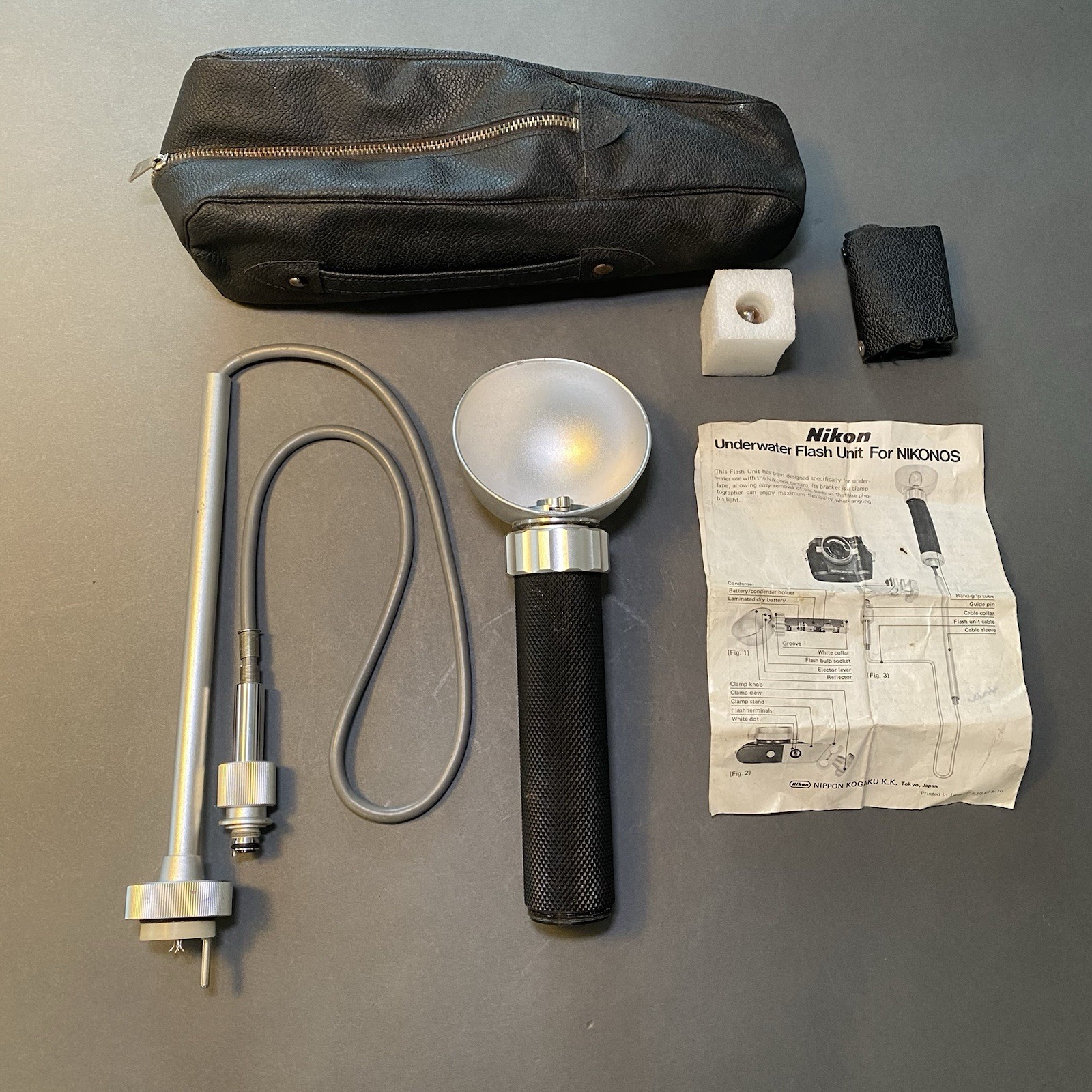 NIKONOS Underwater Flash Unit For NIKONOS Film Camera Missing Camera Bracket