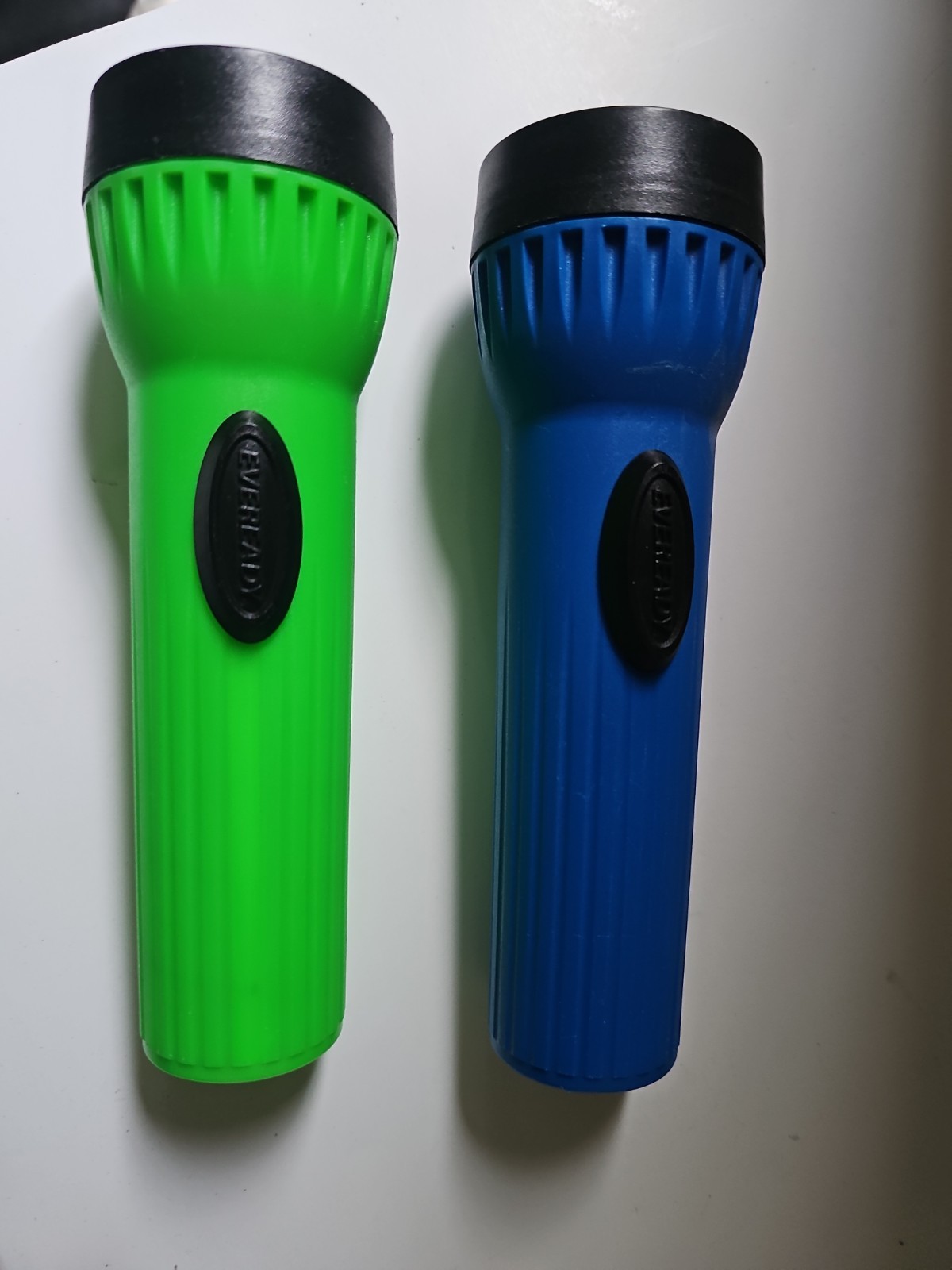 Eveready Plastic Flashlight Regular Light Uses 2D Battery 2 Count Green Blue