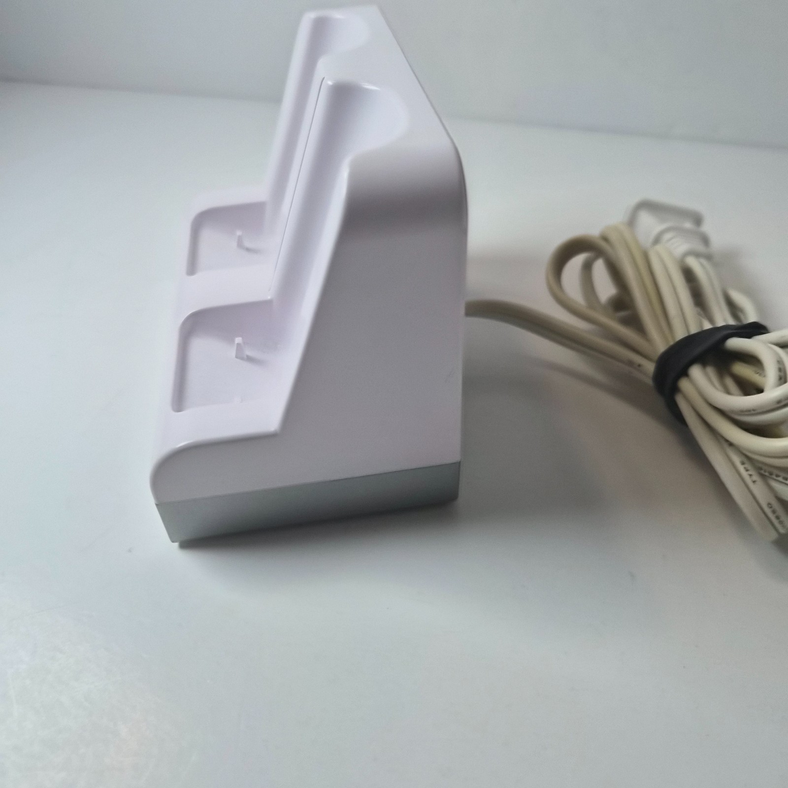 Nyko Wii Remote Charge Station Dock Base Only Tested (N1)