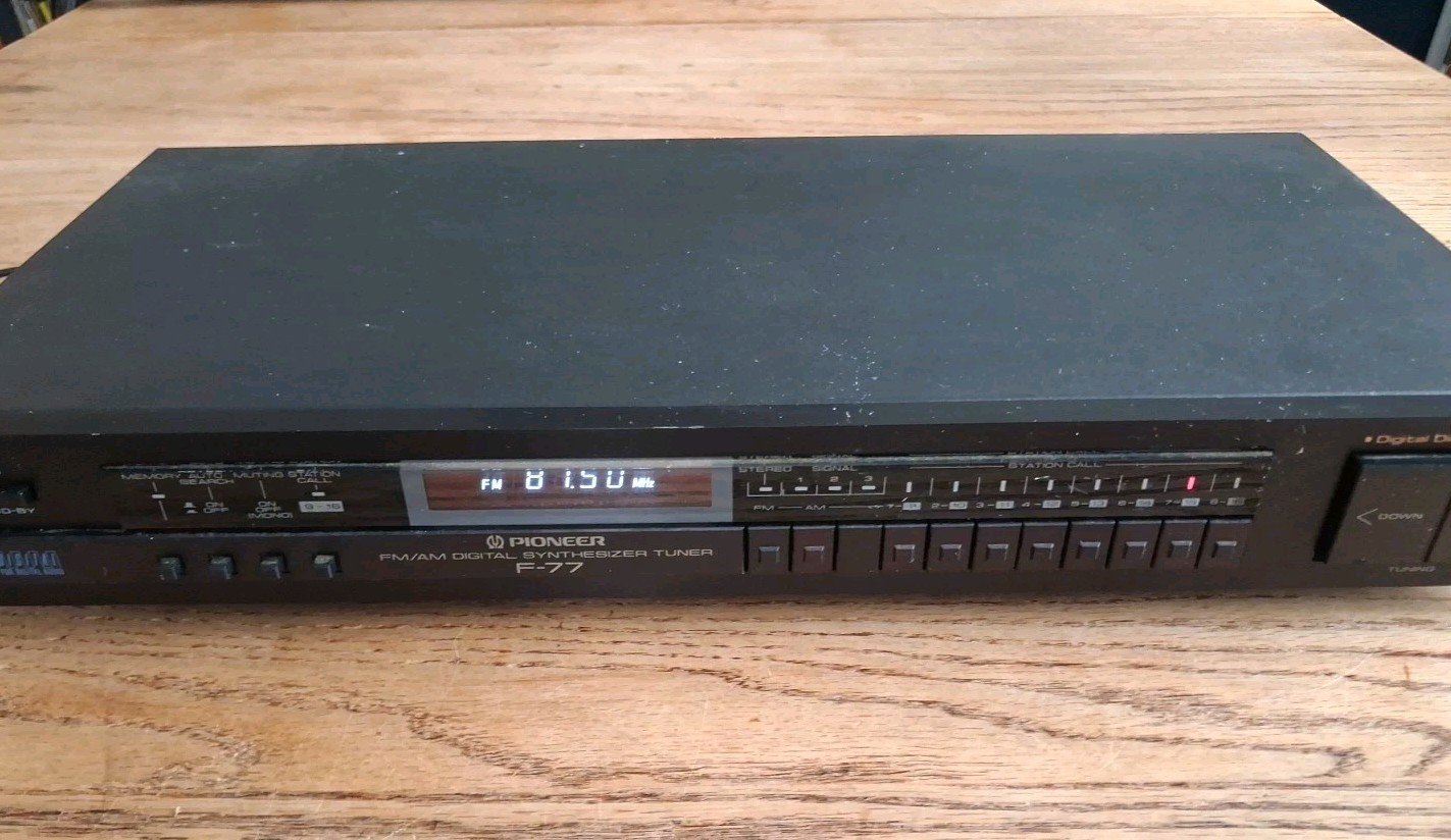 Vtg Pioneer F-77 FM/AM Digital Synthesizer Stereo Tuner Memory Presets Japan