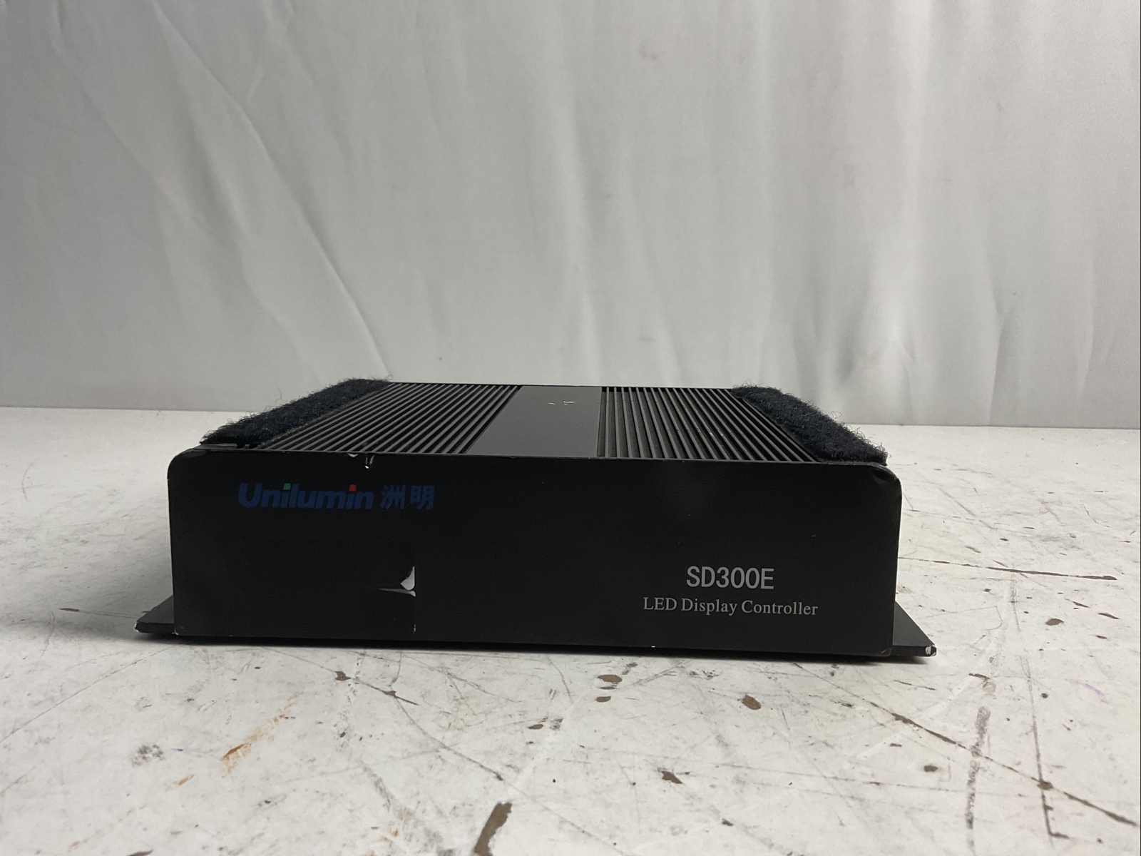 Unilumin-Novastar SD300E LED display controller