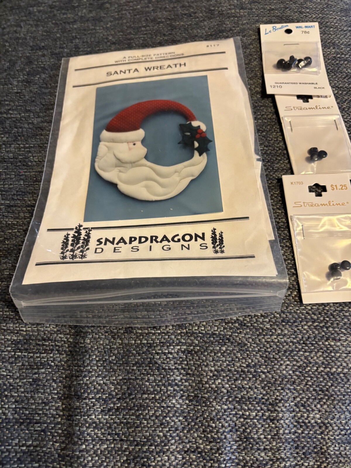 SANTA WREATH,  SNAPDRAGON DESIGNS  TO MAKE,  CUT , VINTAGE 1987