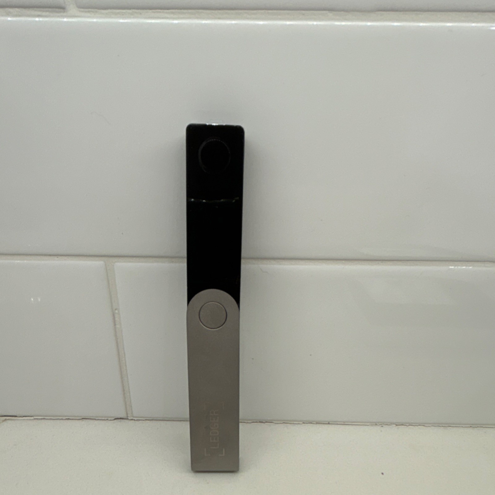 Ledger Nano X Bluetooth Enabled Crypto Hardware Wallet with Secure Chip