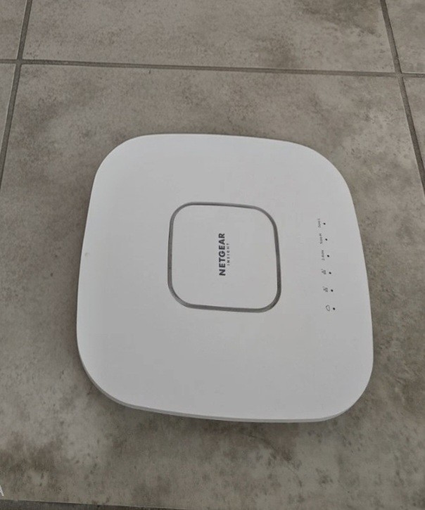 Netgear WAX630 AX6000 WiFi 6 Tri-Band Business AP+ Wall Mounts