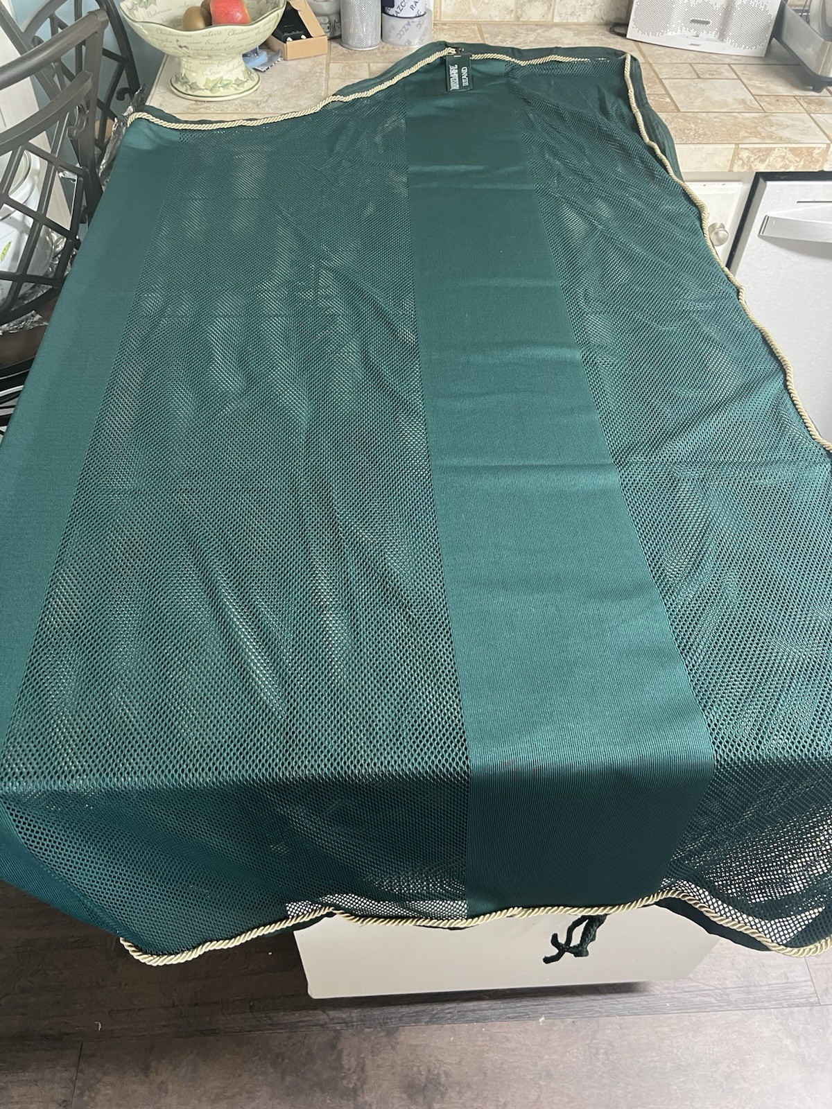 Horseware Ireland Mesh Scrim Sheet Hunter Green gold Cooler new. Size 6’ 6”.