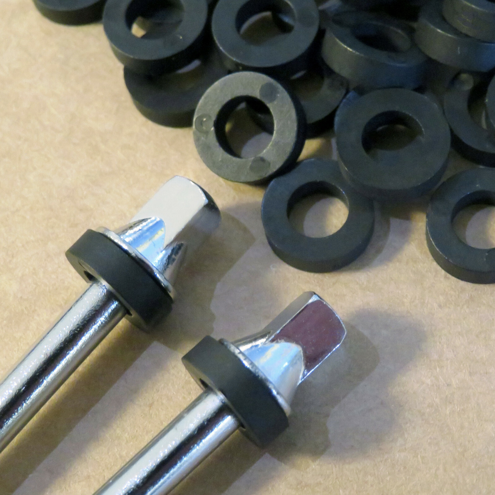 100 NEW Black THICK NYLON DRUM TENSION ROD WASHERS For Tom, Snare & Bass Drums