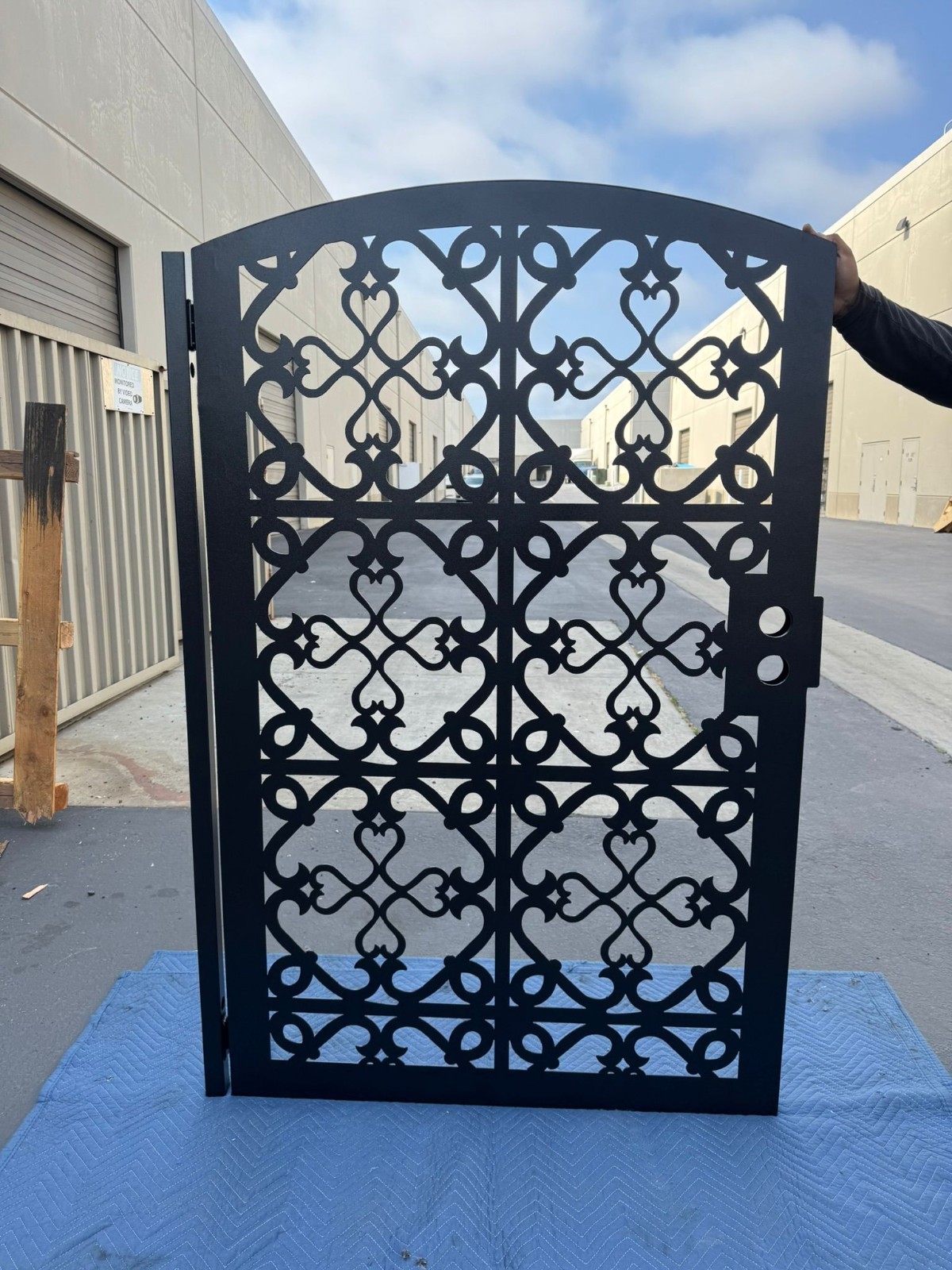 Contemporary modern metal gate, Modern Metal Gate, Custom size Art Pedestrian