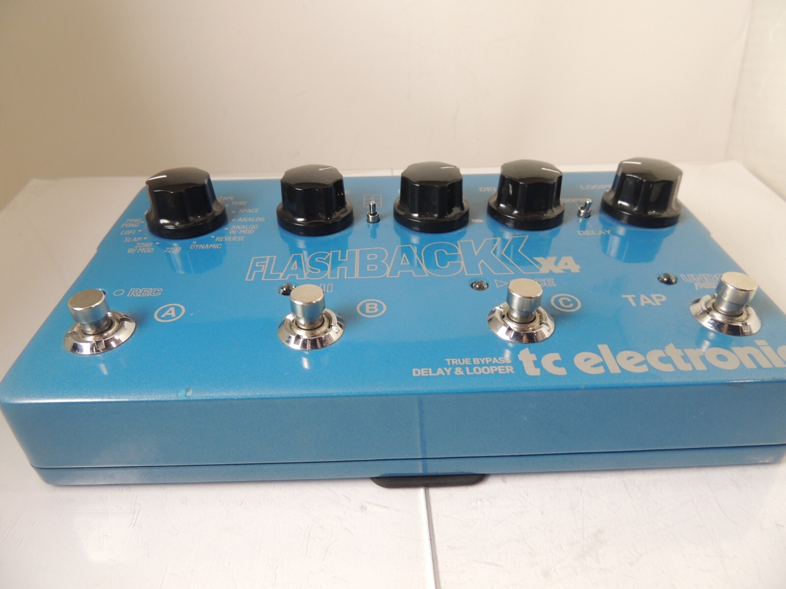 TC Electronics Flashback x4 Delay/Looper Effects Pedal Guitar Free USA Ship