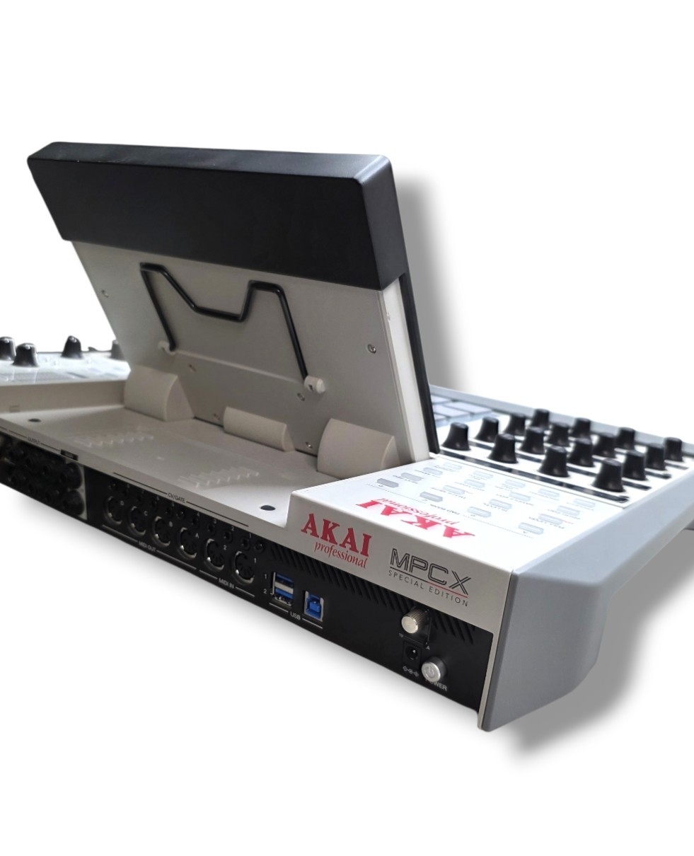 Akai Professional MPC x SE Standalone Sampler Sequencer. Mint Condition.