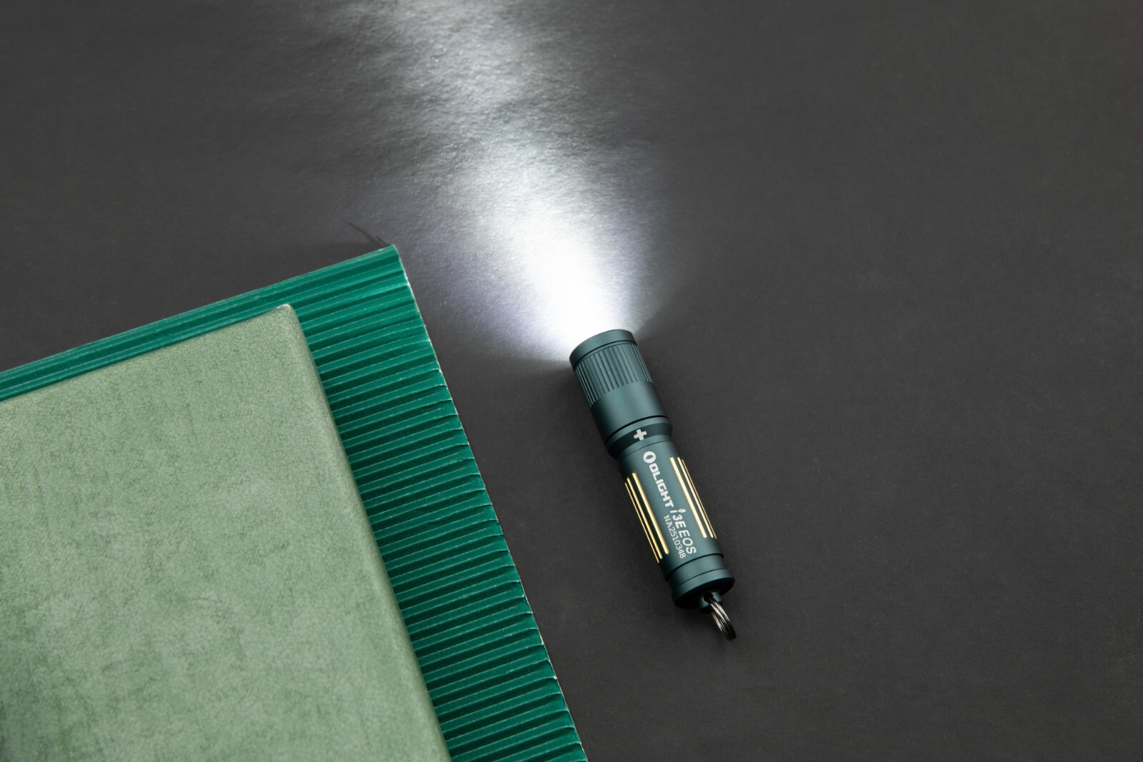 Olight I3E EOS Dream Blue EDC Keychain Waterproof LED Flashlight, 90 Lumen, 1AAA