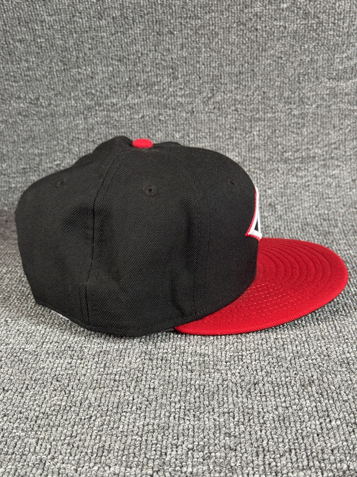New Era El Paso Chihuahuas 59FIFTY Fitted Black Red 7 1/8 Hat