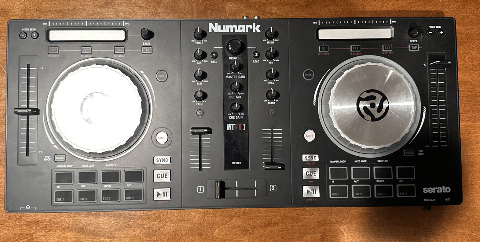 Numark Mixtrack Pro 3 DJ Controller