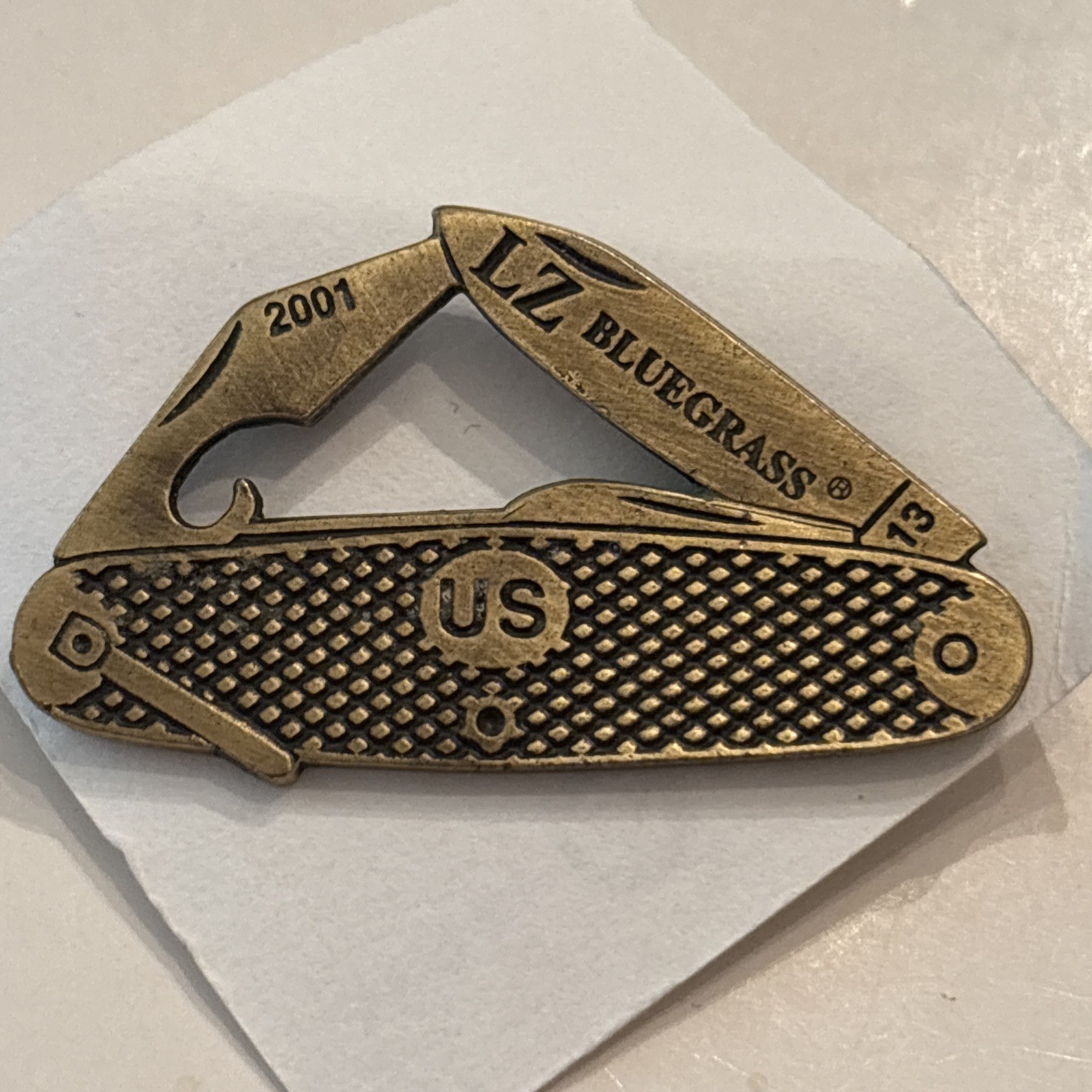 Vietnam Veteran LZ Bluegrass Military Lapel Pin Folding Pocket Knife 2001 KY