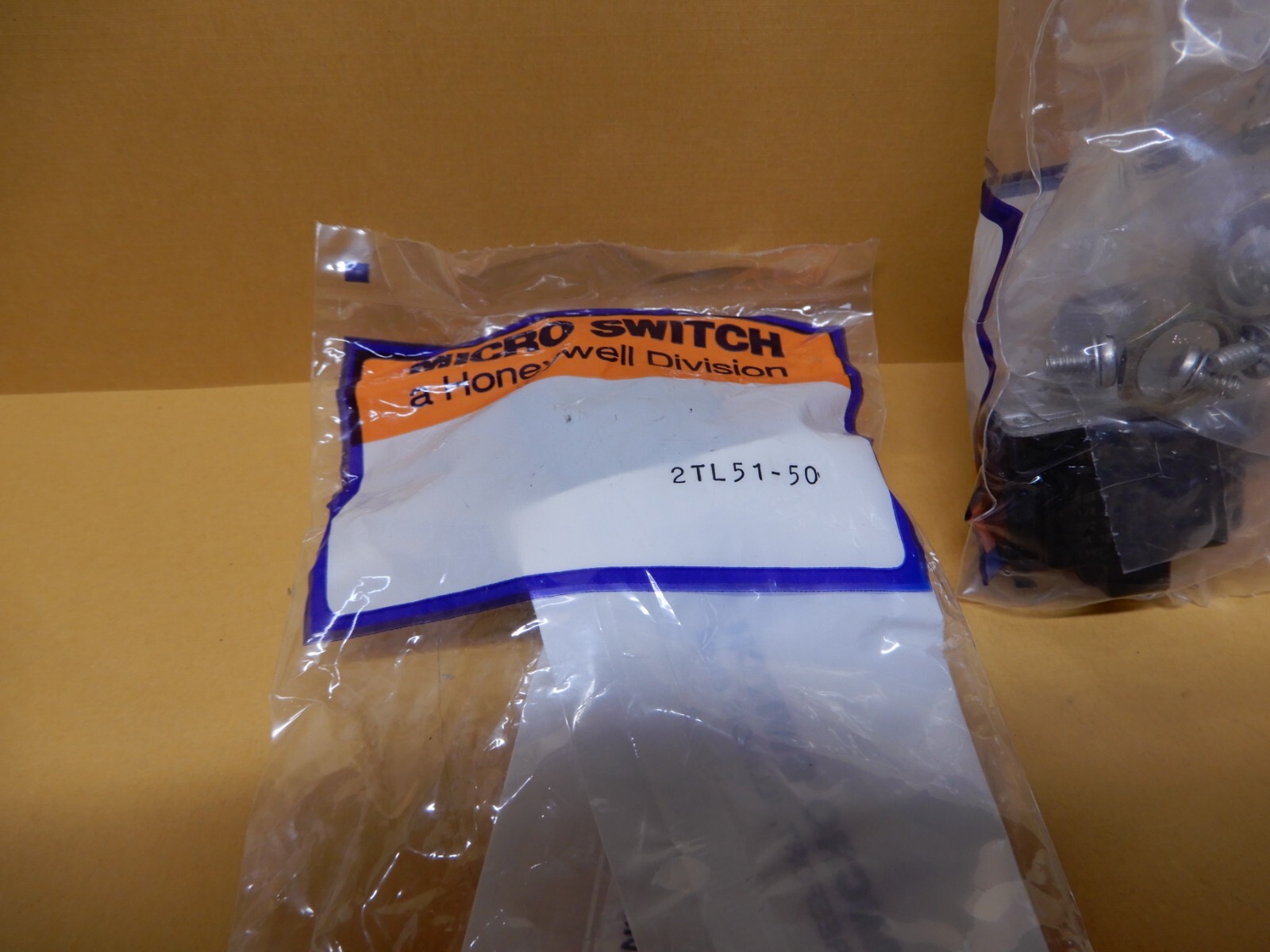 Micro Switch 2TL51-50 Toggles White Plastic Quantity 2 NOS