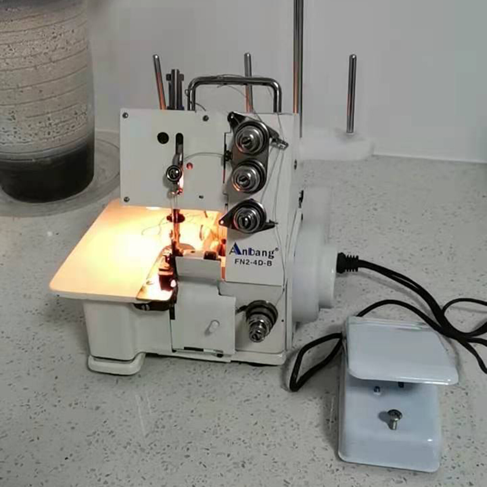 Professional 4 Thread Serger Overlock Sewing Machine 4-Line with Foot Controller