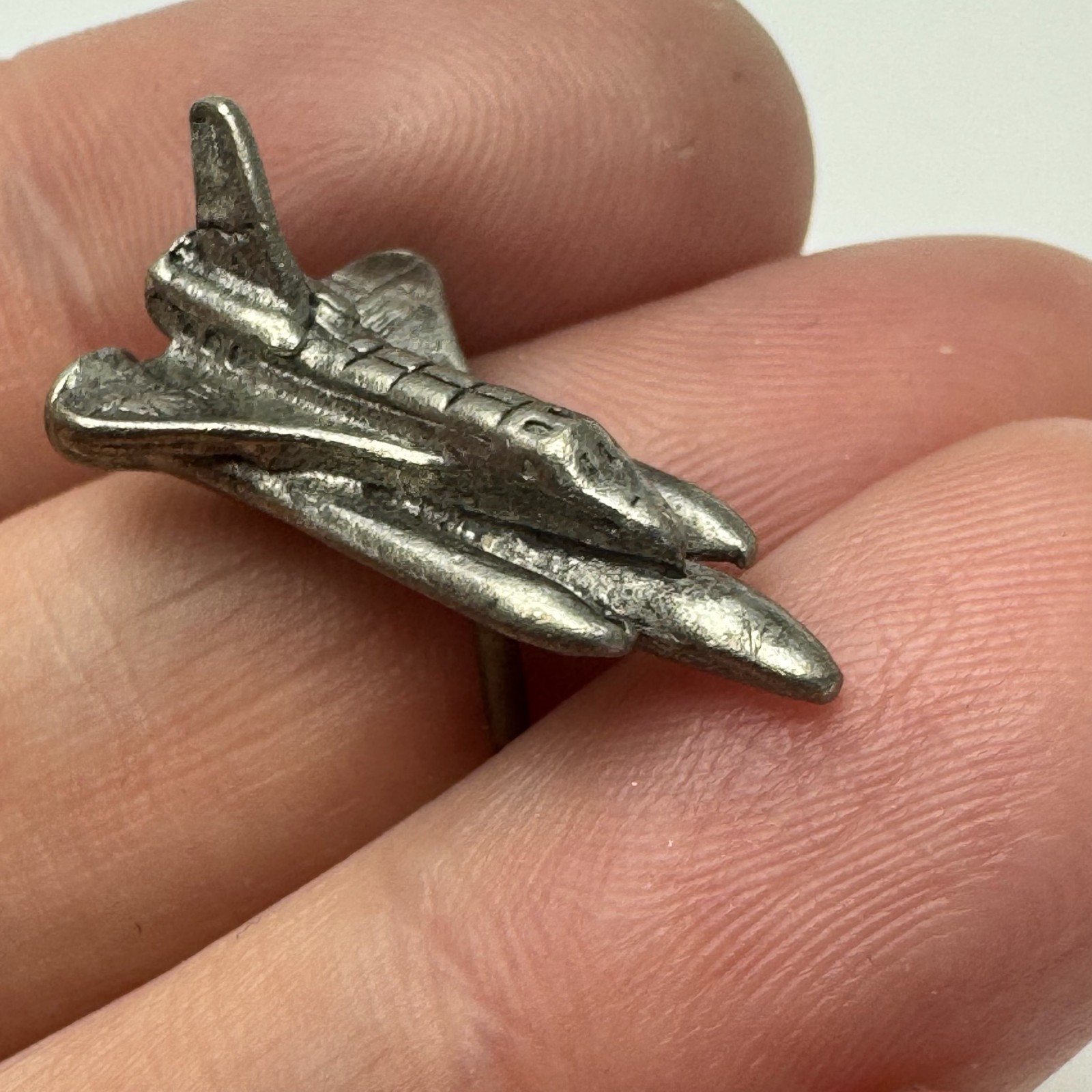 Fort NASA Space Shuttle Orbiter Aircraft 3D Lapel Pin Pewter Tone Metal Vintage