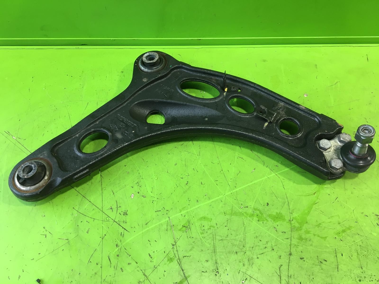 VAUXHALL VIVARO B Right Front Lower Control Arm Mk2 (X82) 14-20