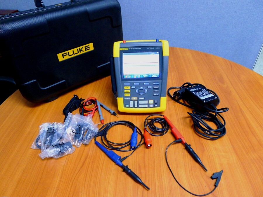 Nice! Fluke 190-102 Scopemeter Digital Oscilloscope, MultiMeter  100MHz, 2CH,