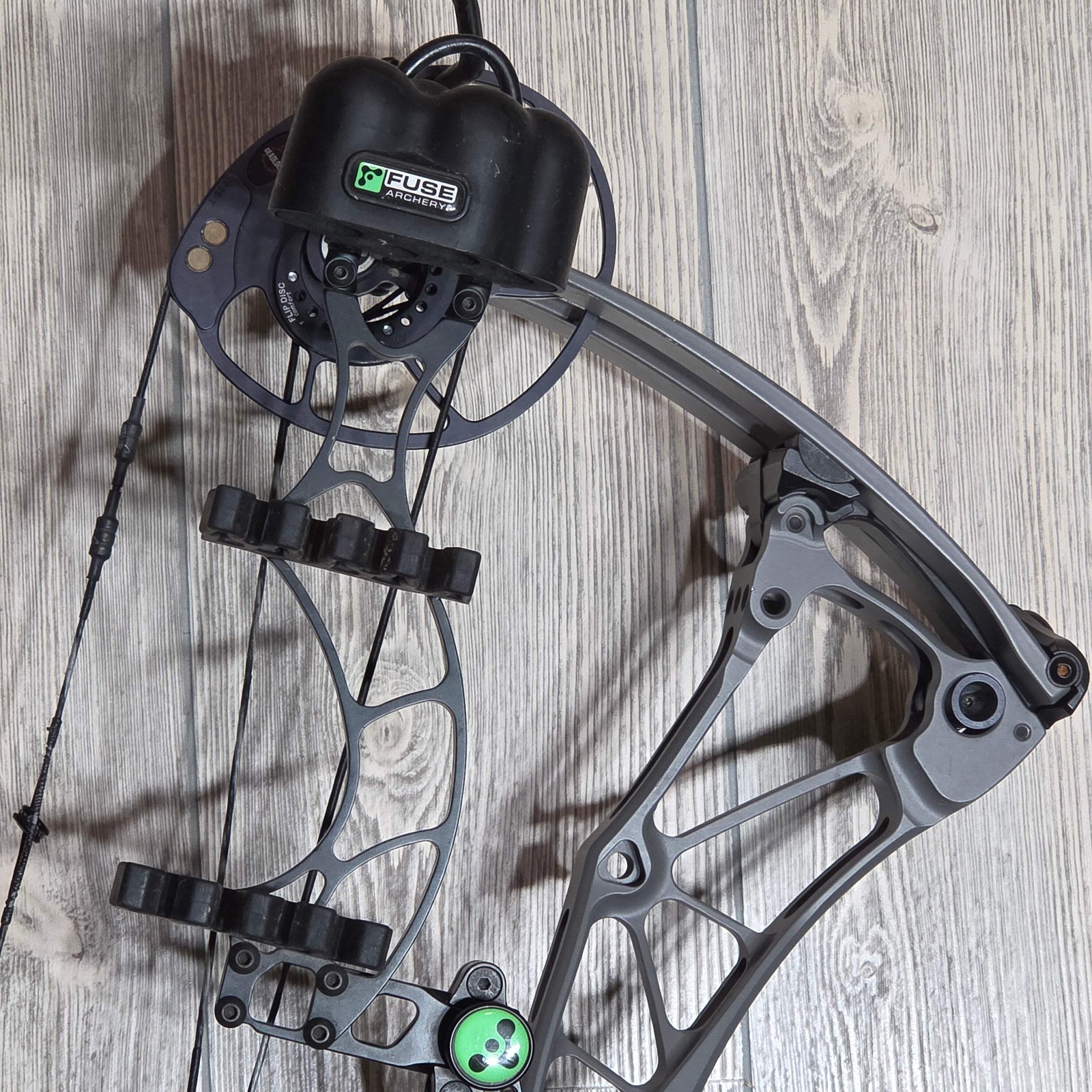 Used Bowtech Revolt 30" 70lb RH Gray Bow