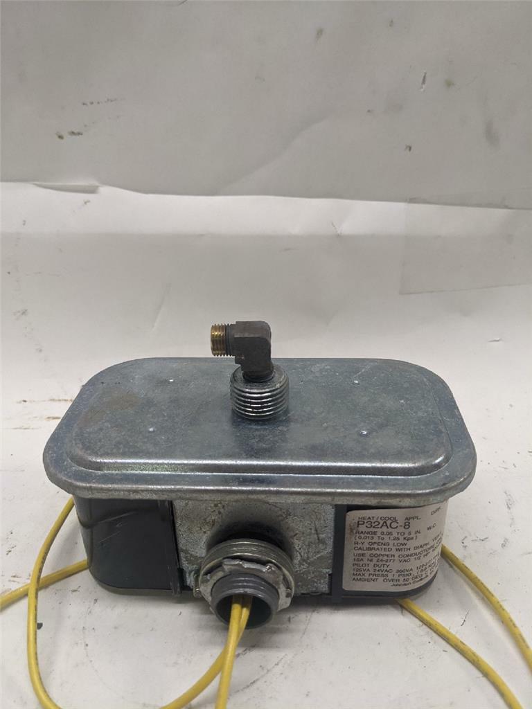 Johnson Controls P32AC-8 Pressure Switch