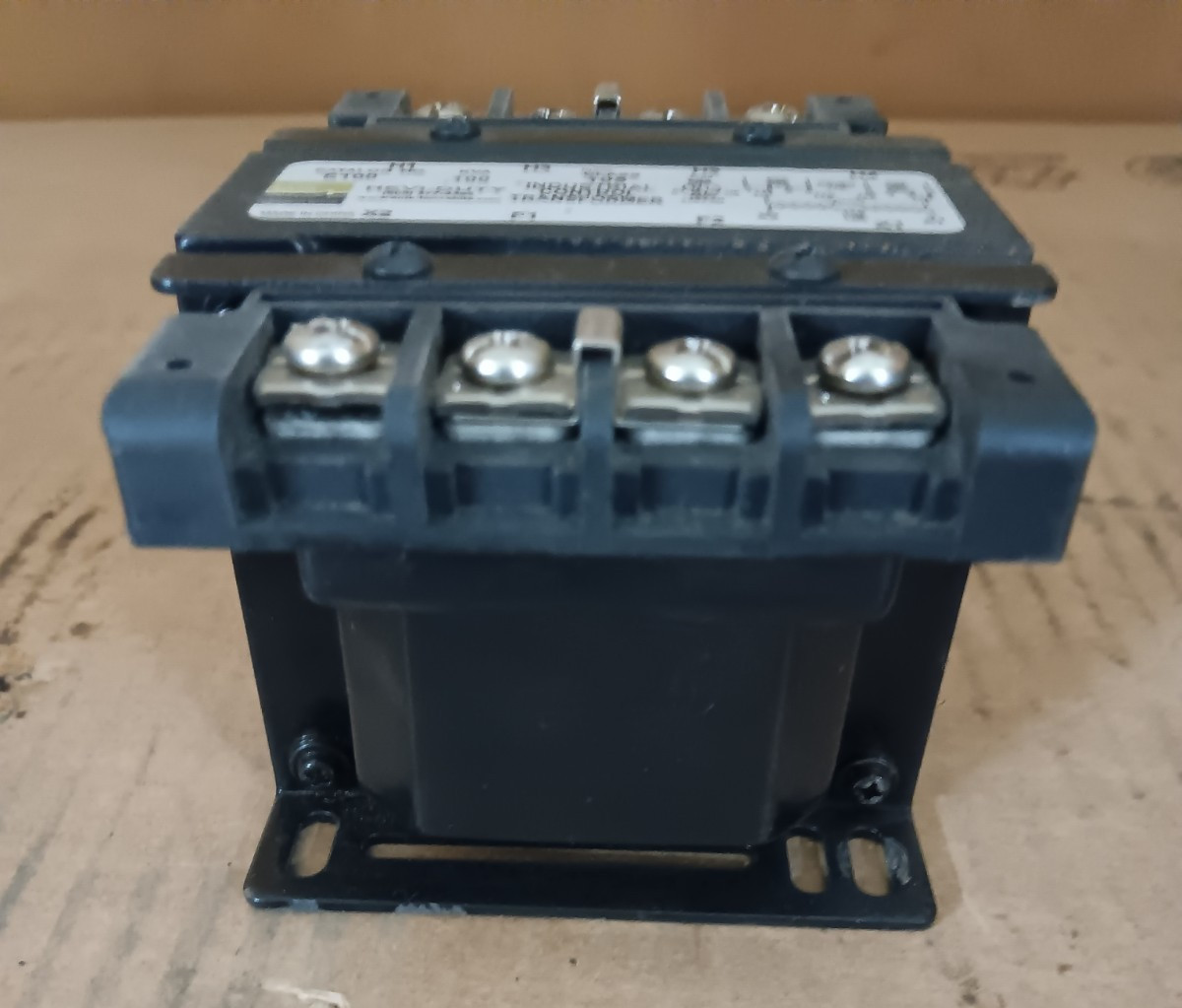 Heavi- Duty E100 Transformer