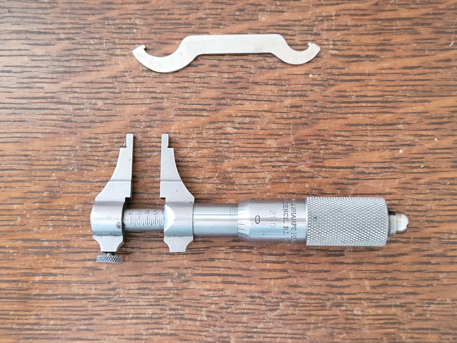 Vintage Brown & Sharpe No. 250 Inside Micrometer Caliper 0.2-1.0" w/Wrench