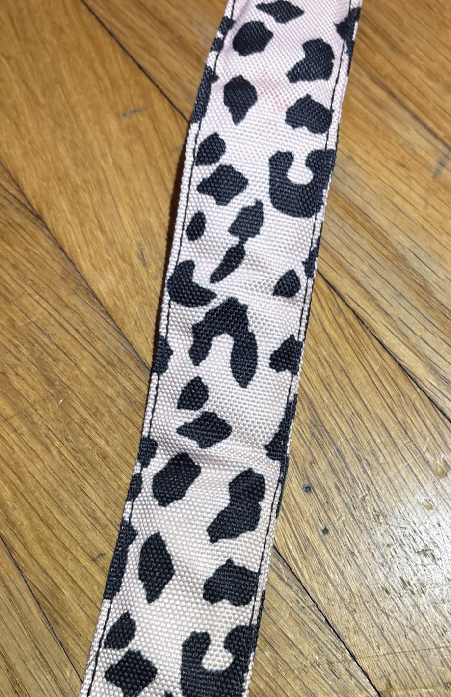 Violet Mae Camera Strap * Lite Tan / Pinkish w/ Leopard Animal Print *EX++