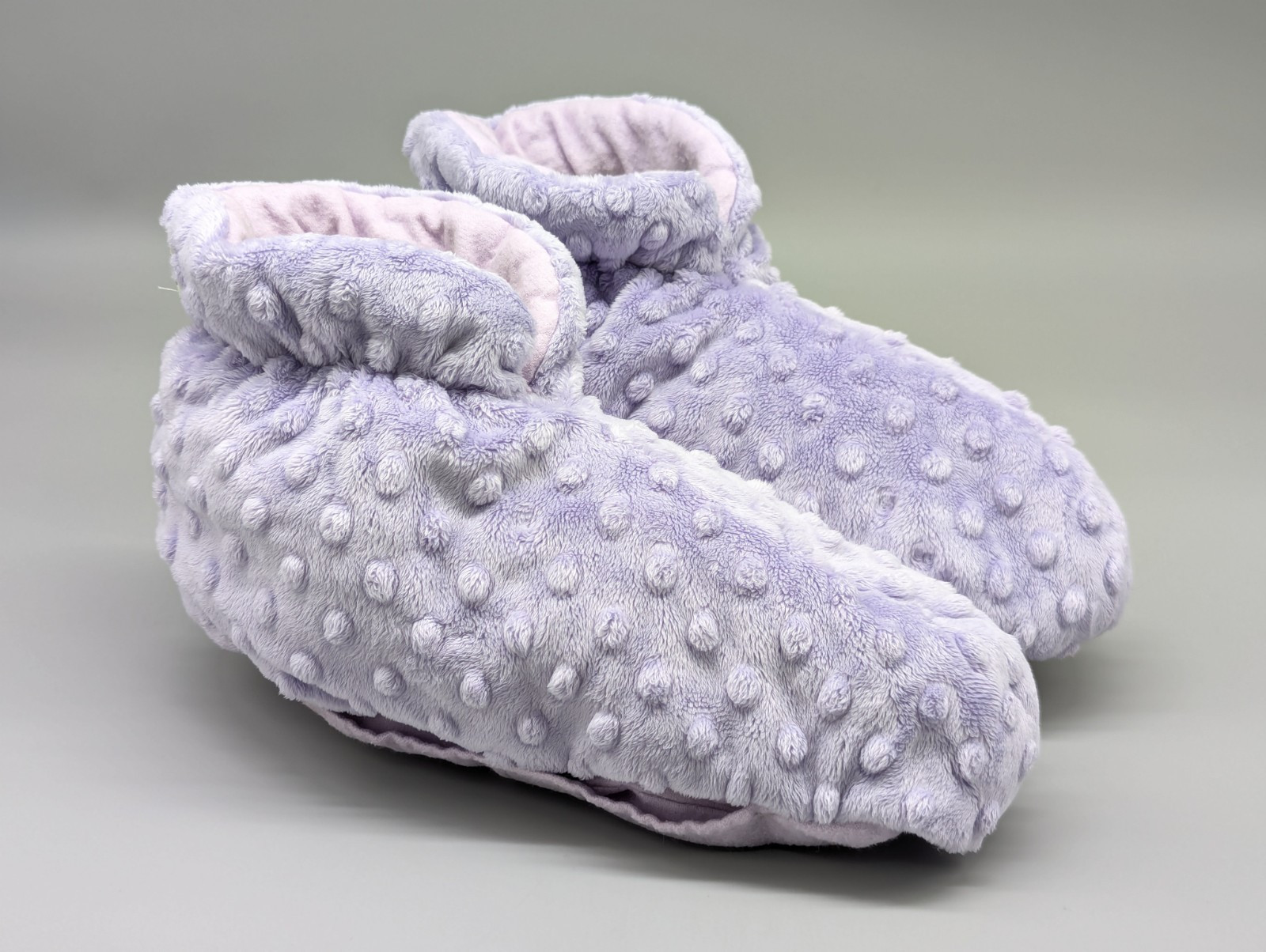 Grampas Garden Purple Microwavable Hot/Cold Slippers Size Medium Women's 7-9
