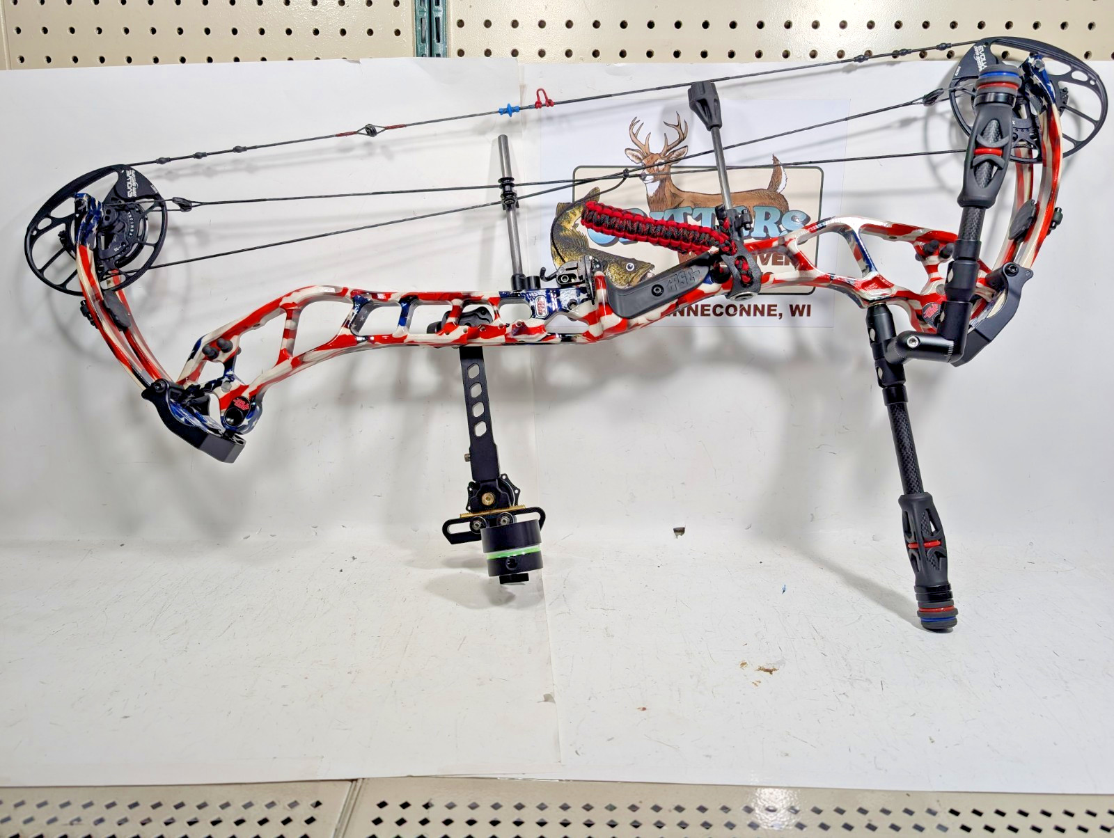 PSE Evo Nxt 33 Compound Bow Pkg!  26.5-32" 60-70#'s RIGHT HAND! American Flag!