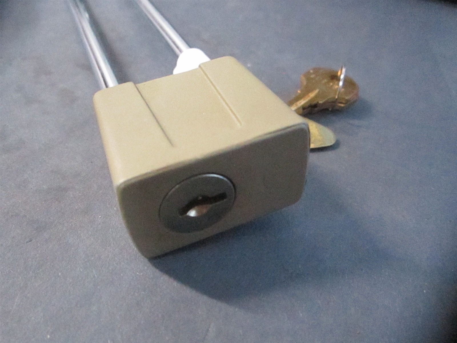 CCL (197-66KRKD) Keyed Different Huski Disc Padlock with Keys