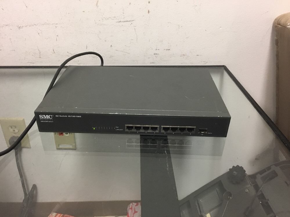 SMC Network SMCGS8P Smart EZ Switch 10/100/1000 Untested Gray