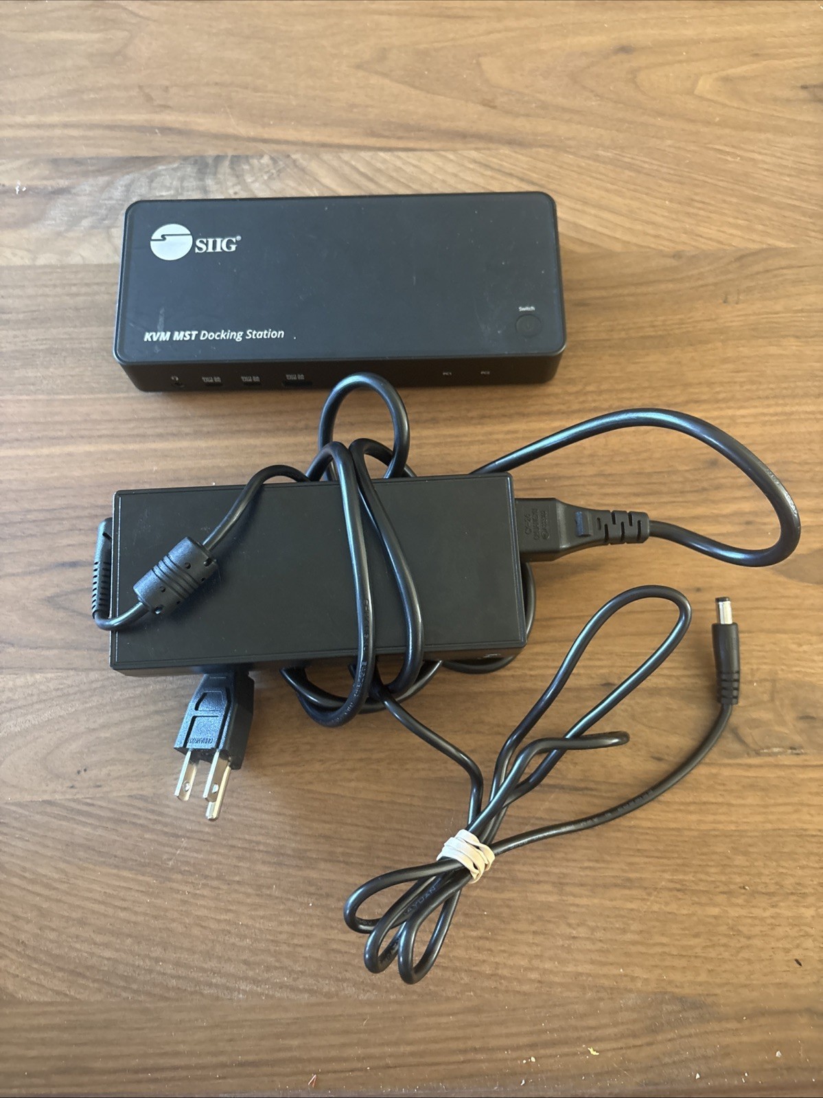SIIG KVM Docking Station with PD100W for 2 Monitors & 2 Computers