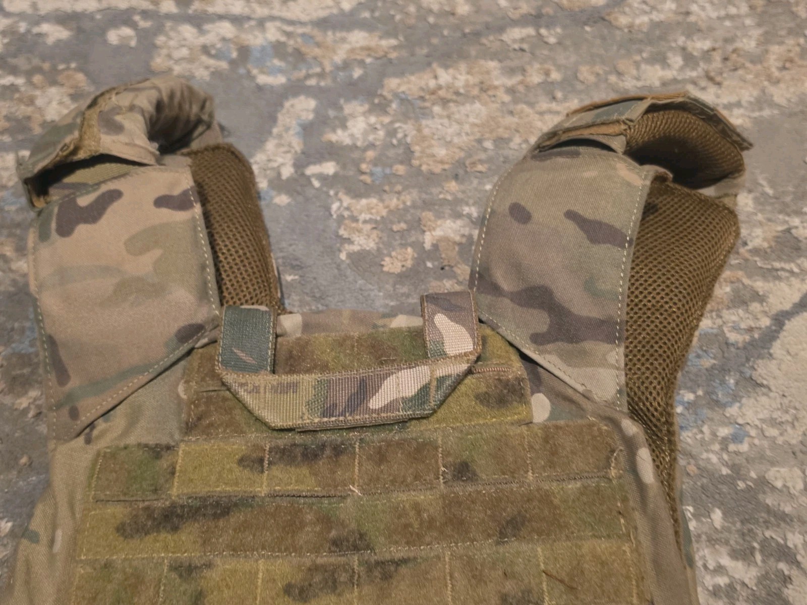 SHELLBACK TACTICAL Stealth Low Vis Concealable Plate Carrier Multicam MED/LG