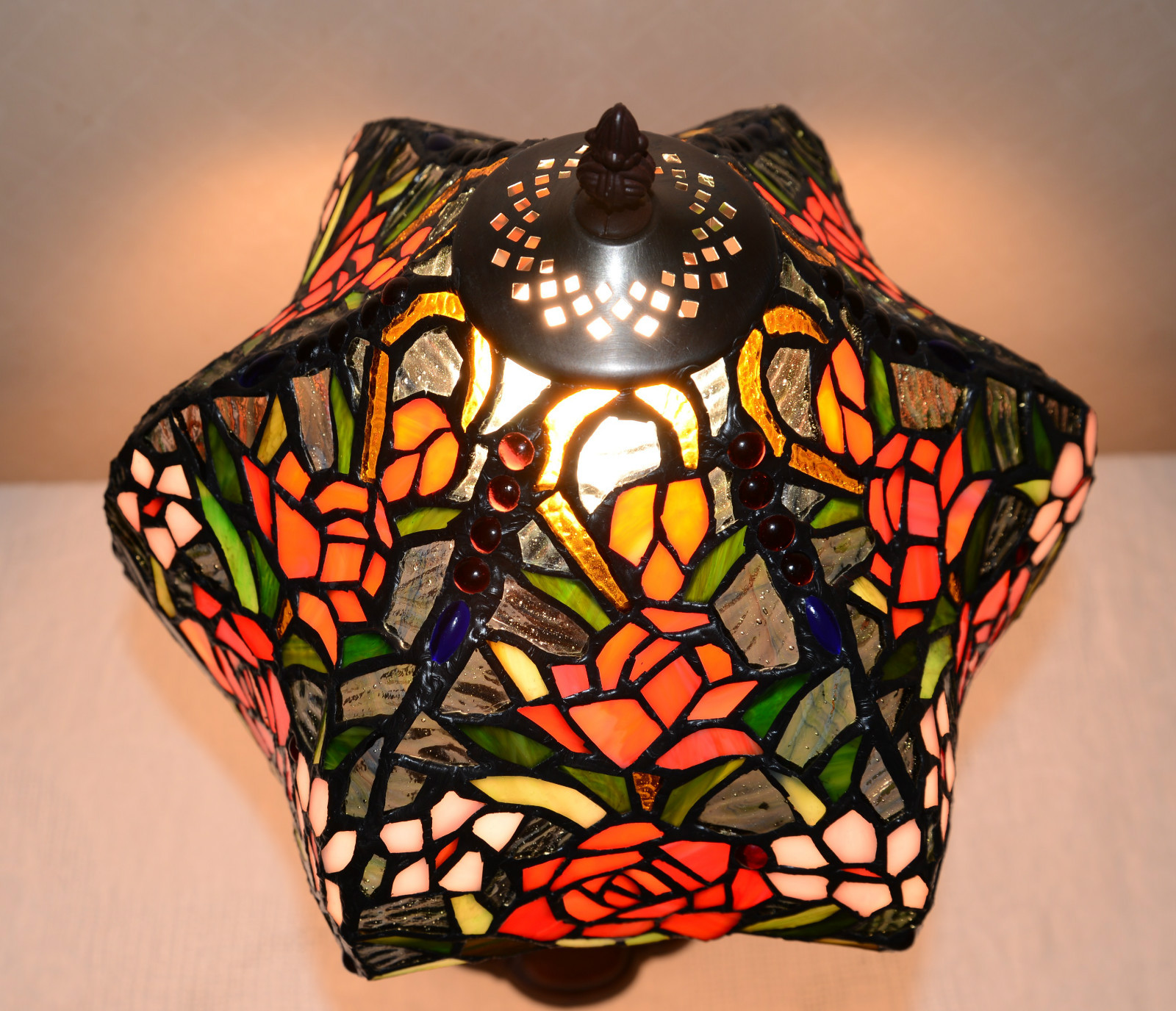 12"W Zinc Base Rose Flowers Handcrafted Stained Glass Jeweled Table Desk Lamp