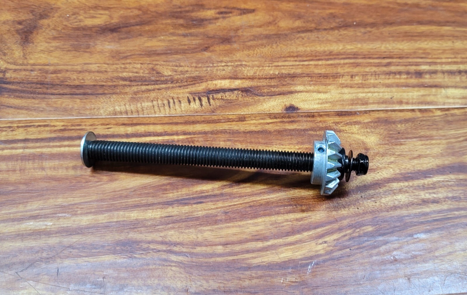 RIDGID ELEVATING SCREW FOR R4514 TABLE SAW OEM PARTS