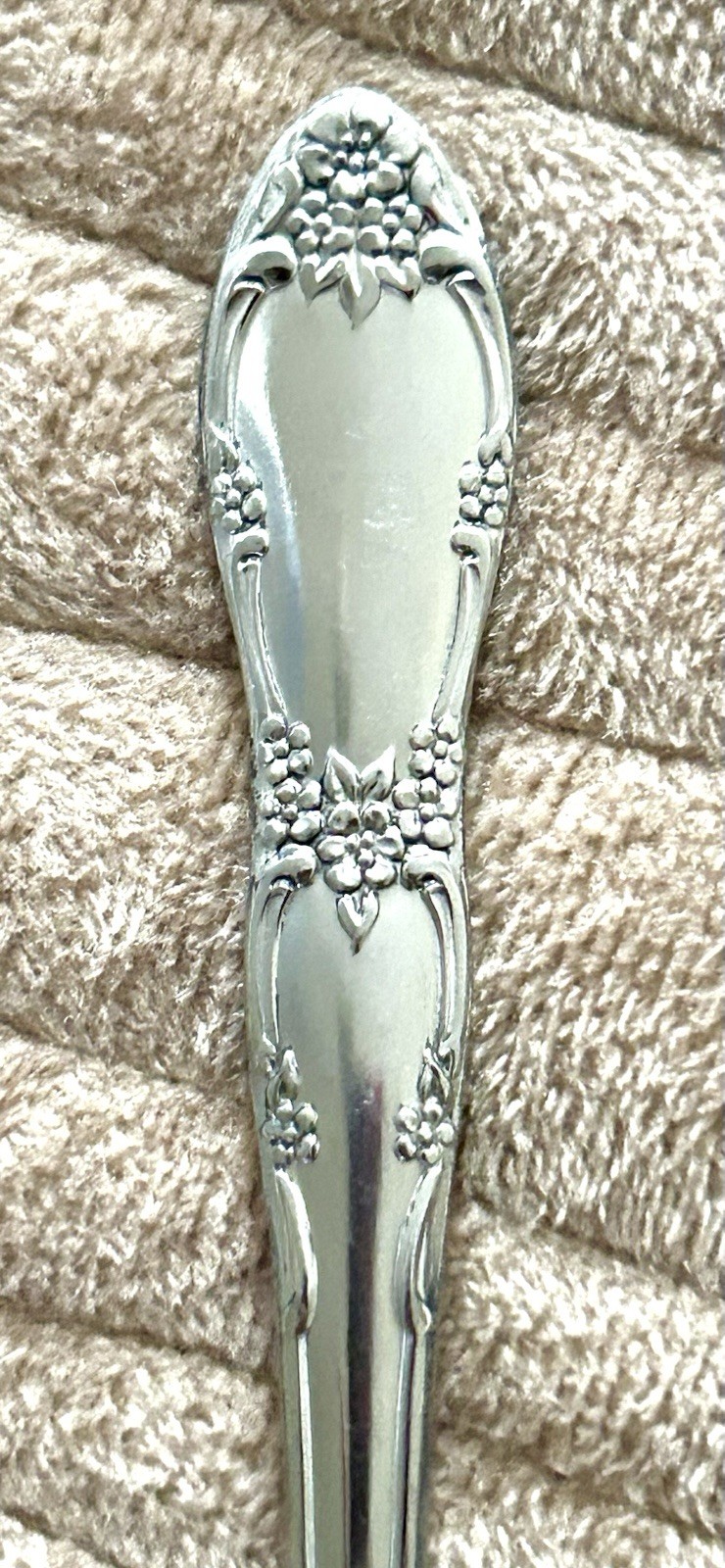 WM A Rogers Oneida Ltd FENWAY Stainless *** (4) Iced Teaspoons ***