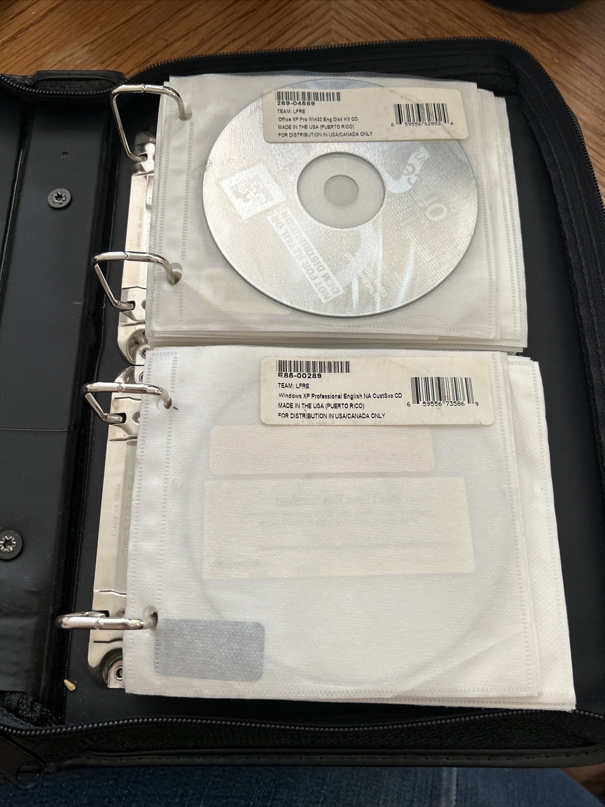 Microsoft TechNet Plus Binder +6 Software CDs XP & Office 2003 Business Manager