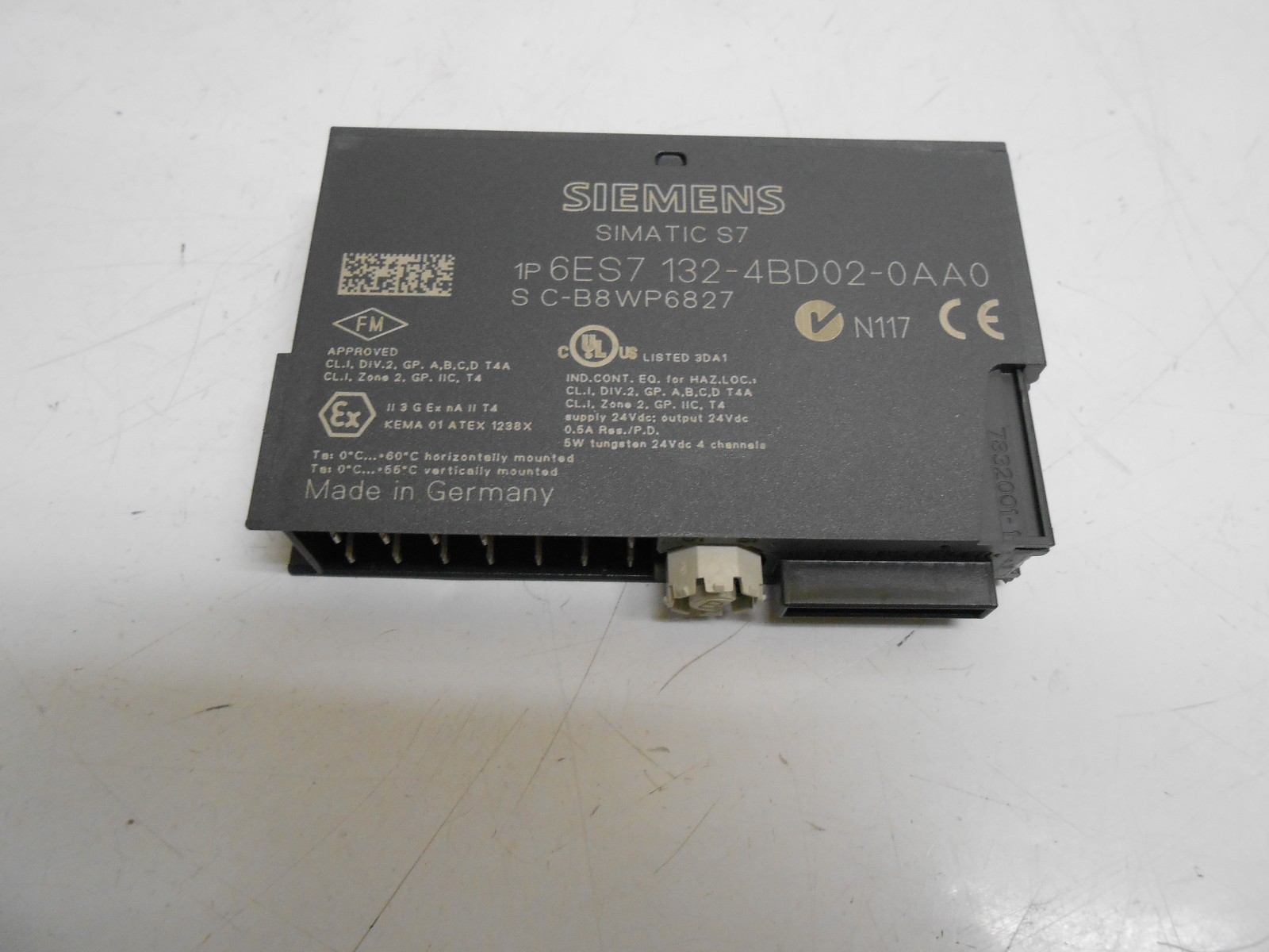NEW SIEMENS 6ES7-132-4BD02-0AB0 4PT DIGITAL I/O MODULE