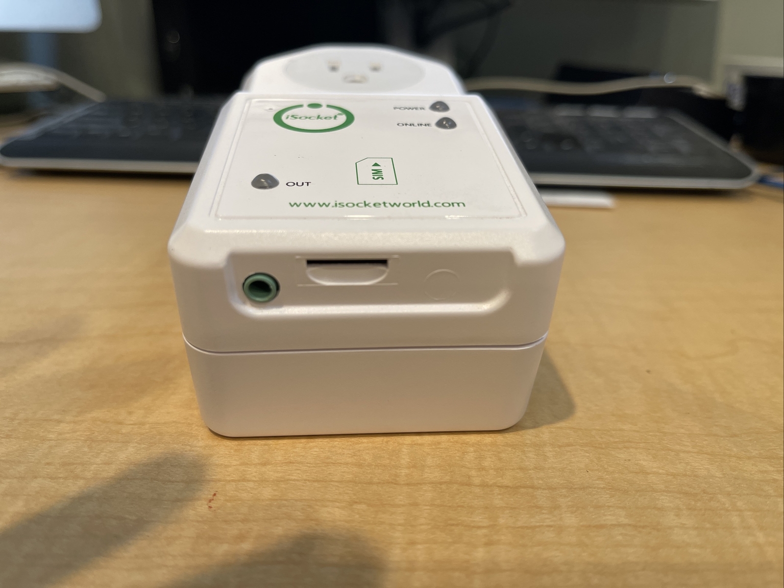 iSocket Smart Sockets IS3GUS. Wireless, Mobile-Compatible, Rechargeable NO SIM