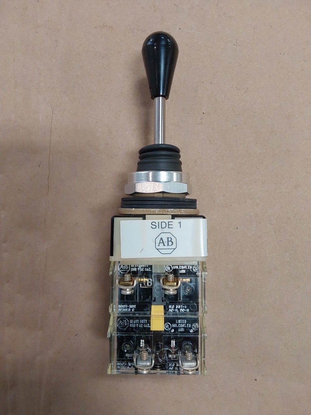 Allen Bradley 800T-T2M 2way Toggle Switch Series P