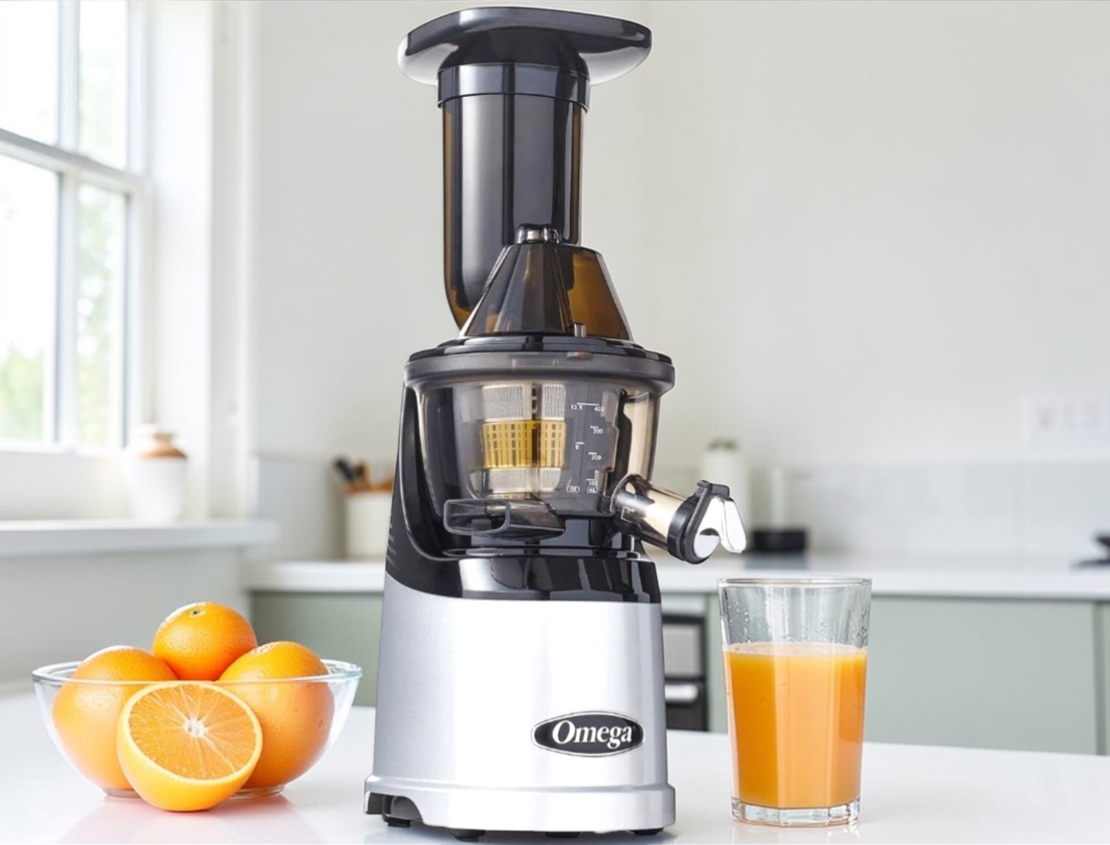 OMEGA MMV700S Megamouth Low Speed Masticating Juicer Nutrition System USED