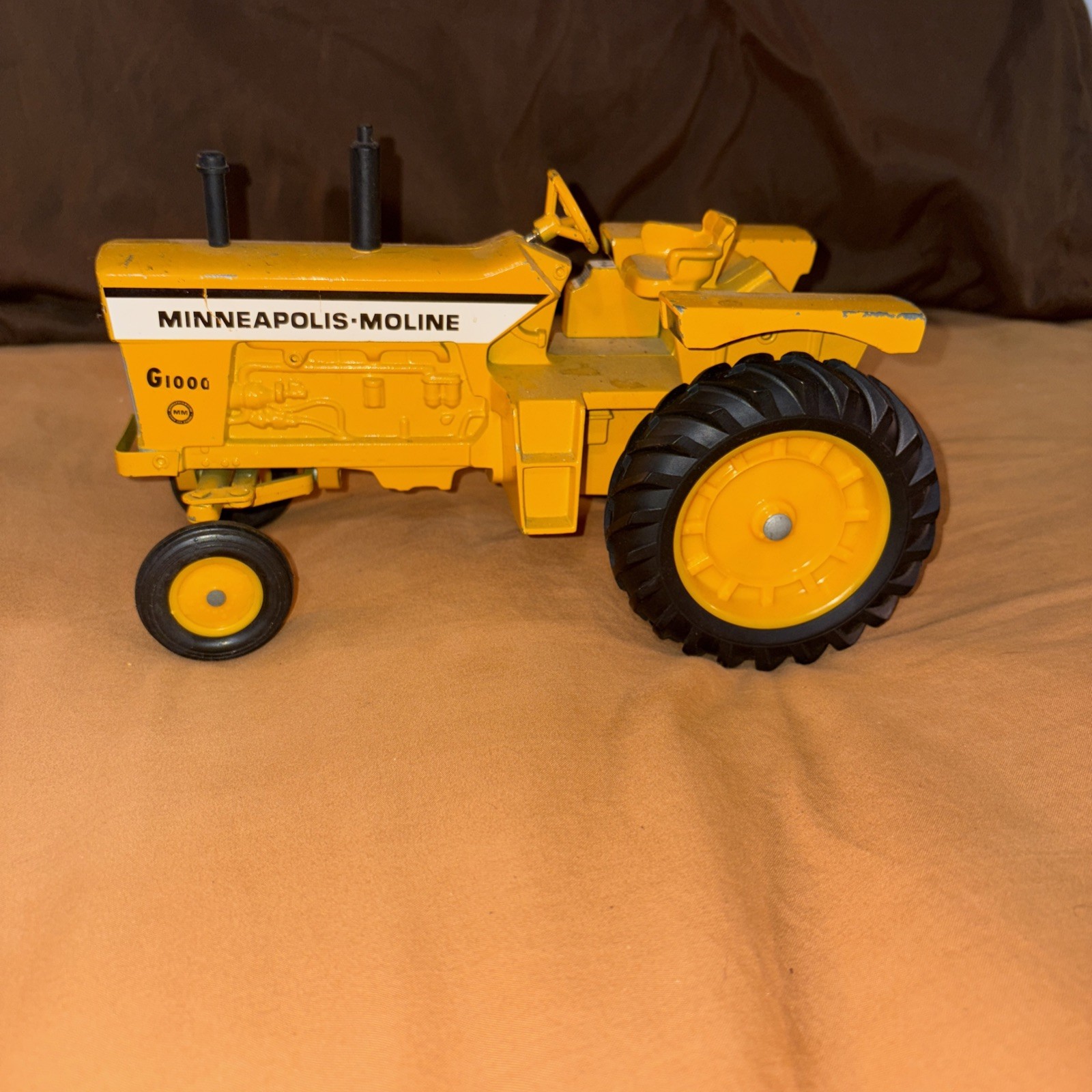 1/16 Scale Vintage Ertl Minneapolis Moline G1000 Farm Toy Tractor
