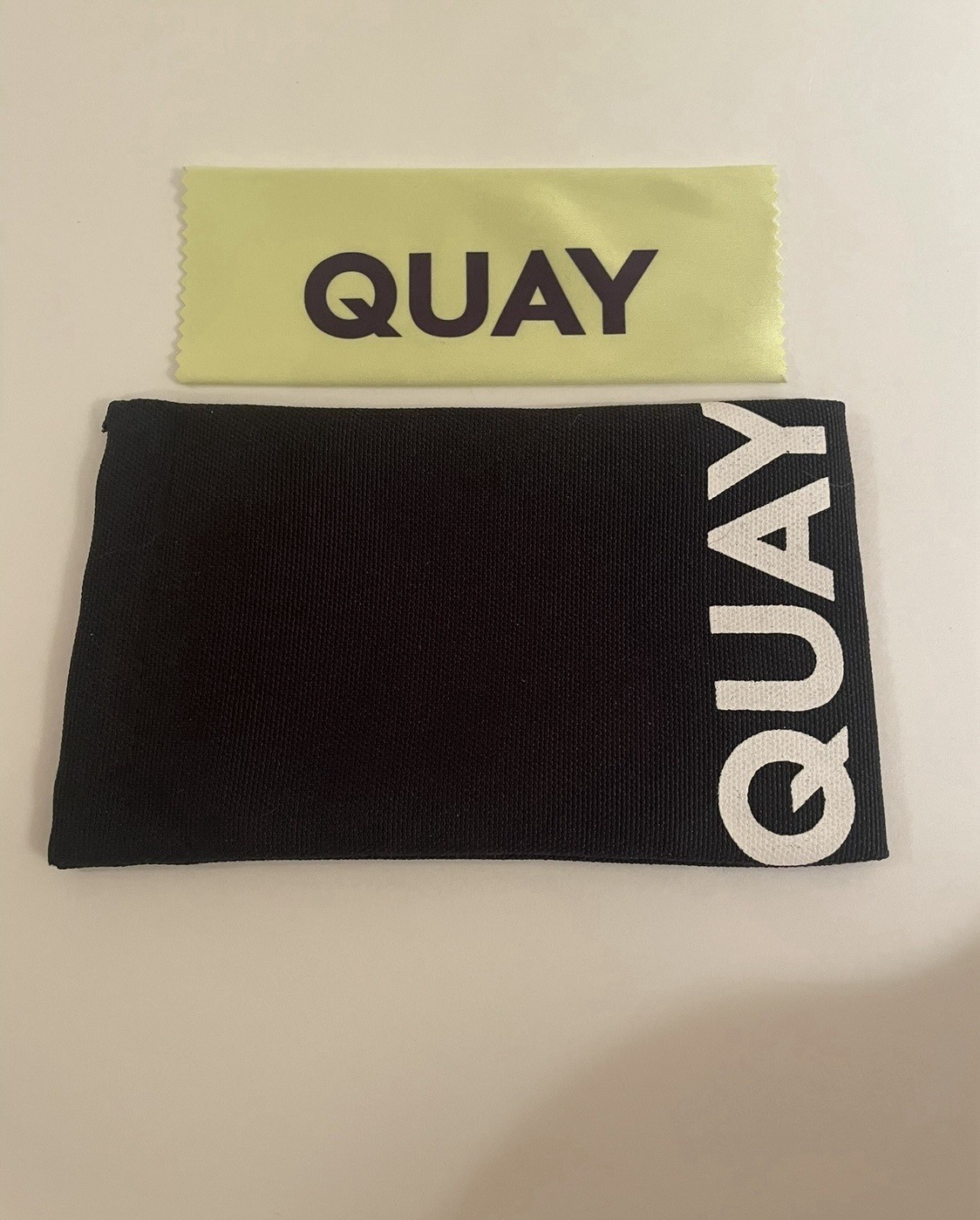 Quay Sunglass Case