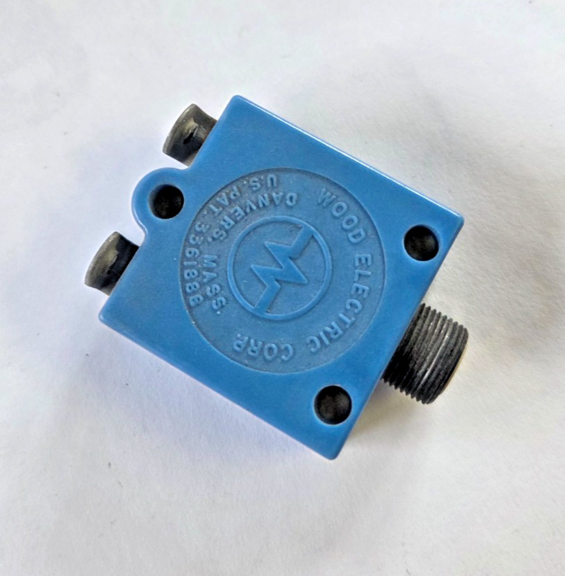 Cessna General Aircraft 10 Amp Push Button Circuit Breaker
