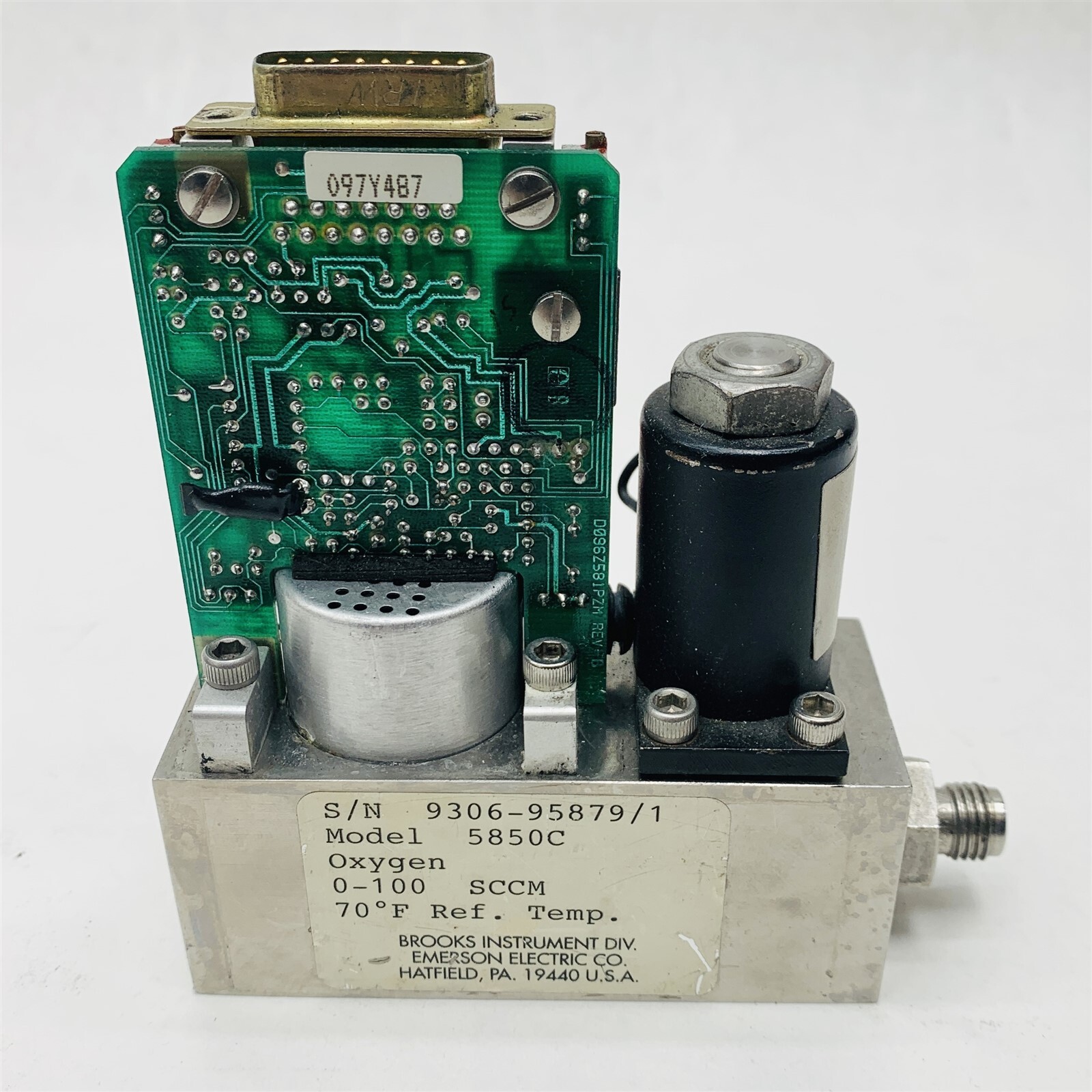 Brooks 5850C Series Oxygen O2 0-100 SCCM Flow 70F Ref Temp Mass Flow Controller