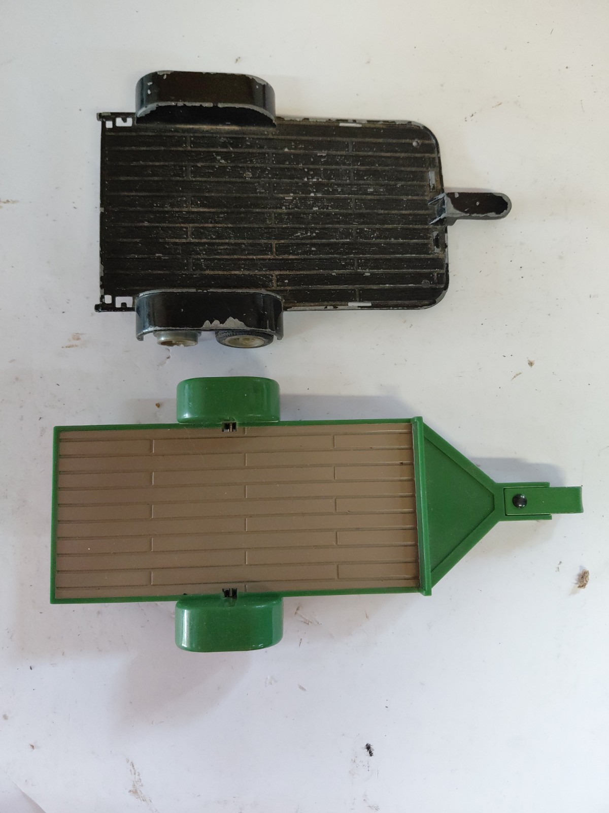2 Ertl Trailers One John Deere Black One Missing Tire On Wheel