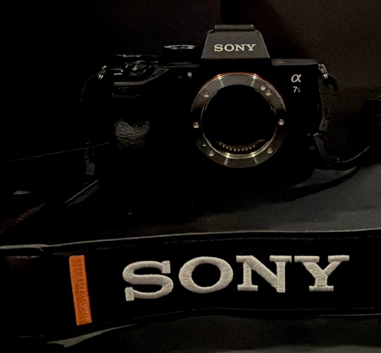 Sony A7s III barely used original box! Great deal in original box, white sleeves